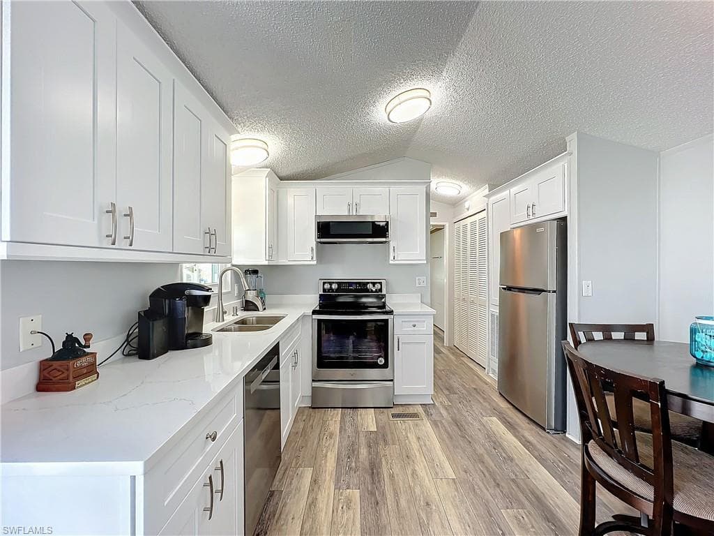 11561 Blue Warbler DR, FORT MYERS FL 33908-2