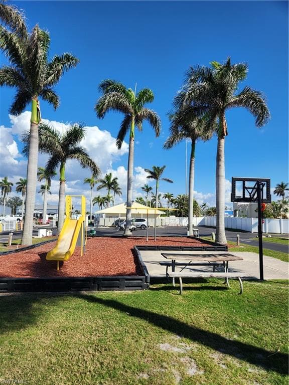 11561 Blue Warbler DR, FORT MYERS FL 33908-34