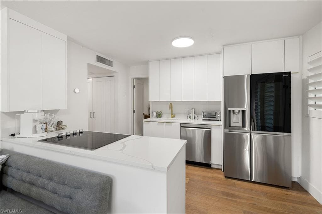 175 Fifth Avenue S 204-6