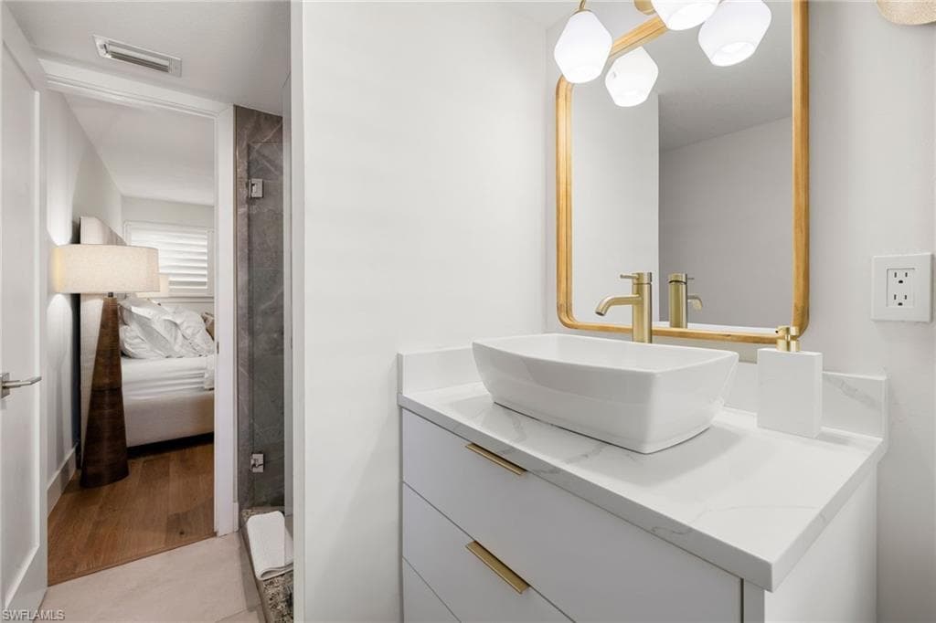 175 Fifth Avenue S 204-31