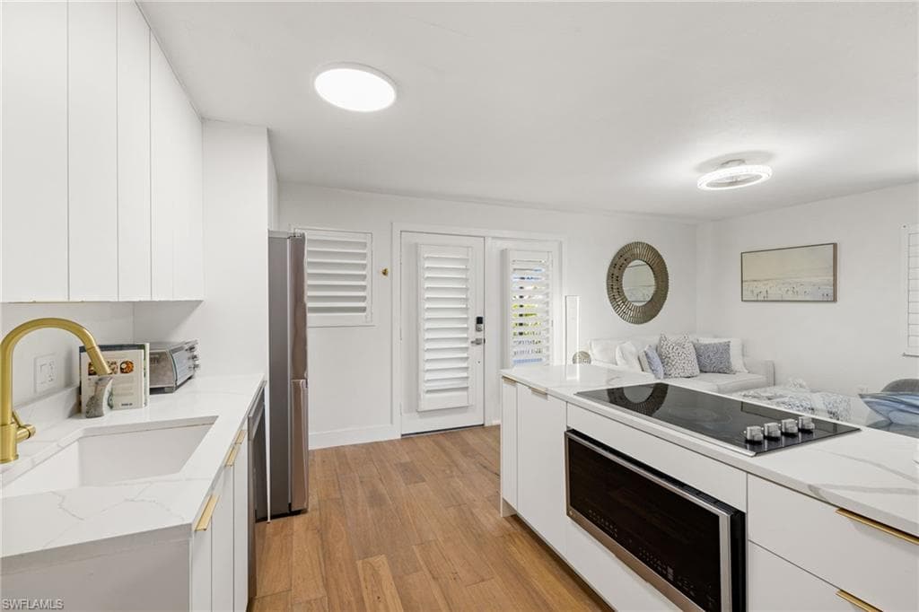 175 Fifth Avenue S 204-9