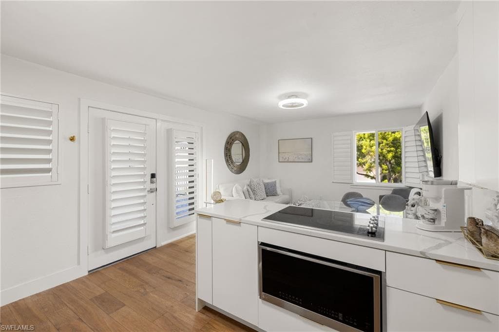 175 Fifth Avenue S 204-10