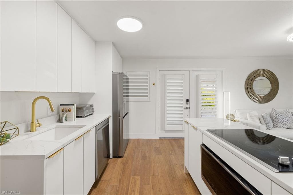 175 Fifth Avenue S 204-3