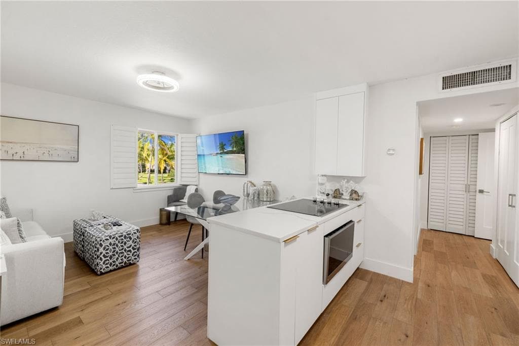 175 Fifth Avenue S 204-7
