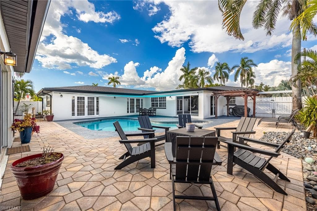 8327 Riviera AVE, FORT MYERS FL 33919-46