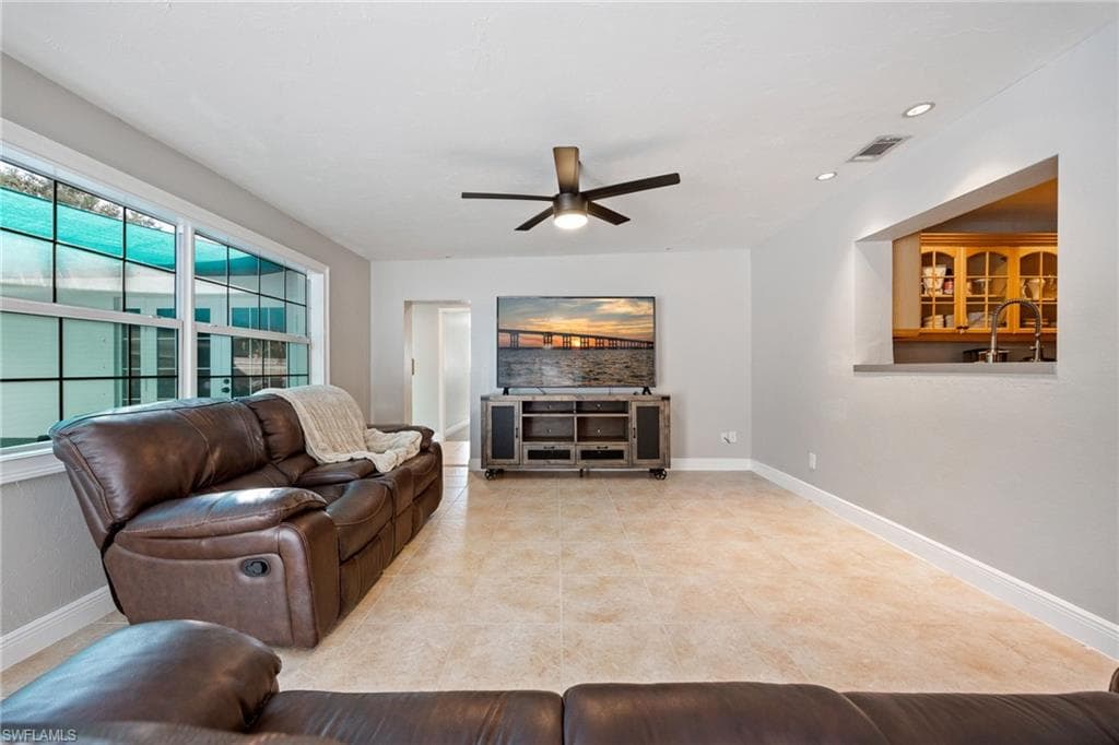 8327 Riviera AVE, FORT MYERS FL 33919-20