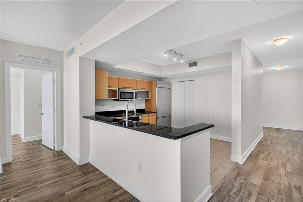 3000 Oasis Grand BLVD # 2307, FORT MYERS FL 33916-5