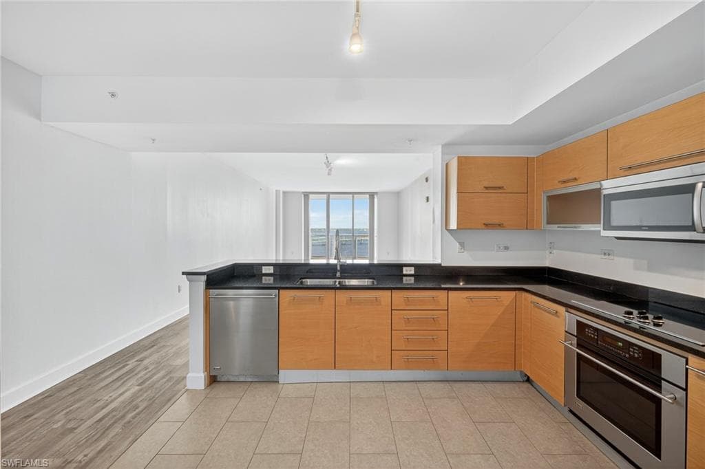 3000 Oasis Grand BLVD # 2307, FORT MYERS FL 33916-6