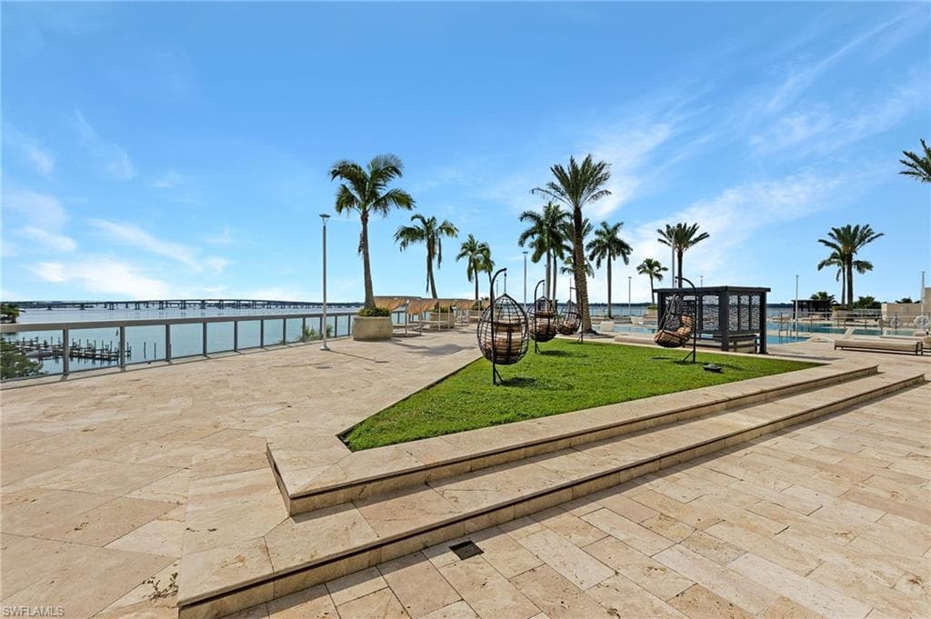 3000 Oasis Grand BLVD # 2307, FORT MYERS FL 33916-2