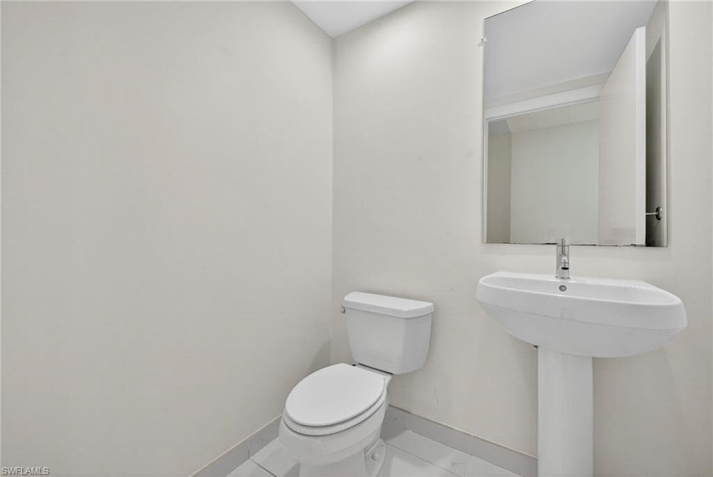 3000 Oasis Grand BLVD # 2307, FORT MYERS FL 33916-27