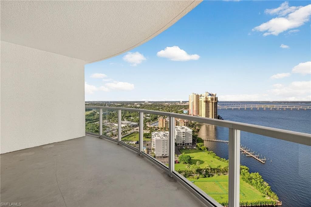 3000 Oasis Grand BLVD # 2307, FORT MYERS FL 33916-30