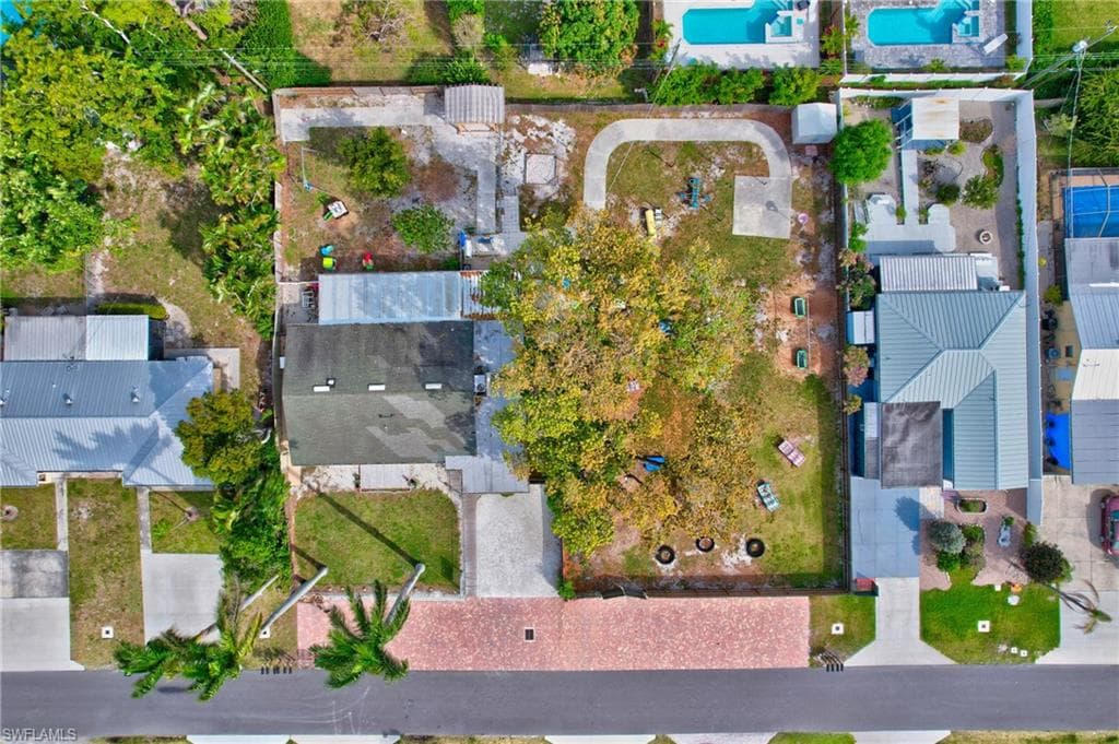 727 & 731 108th AVE N, NAPLES FL 34108-2