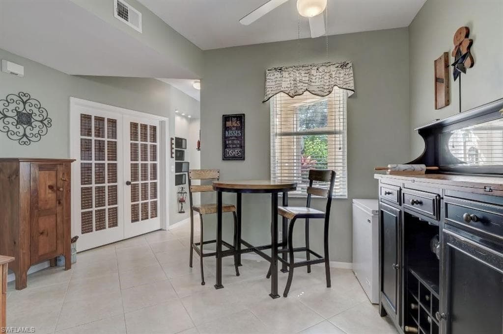 280 Robin Hood CIR # 102, NAPLES FL 34104-12