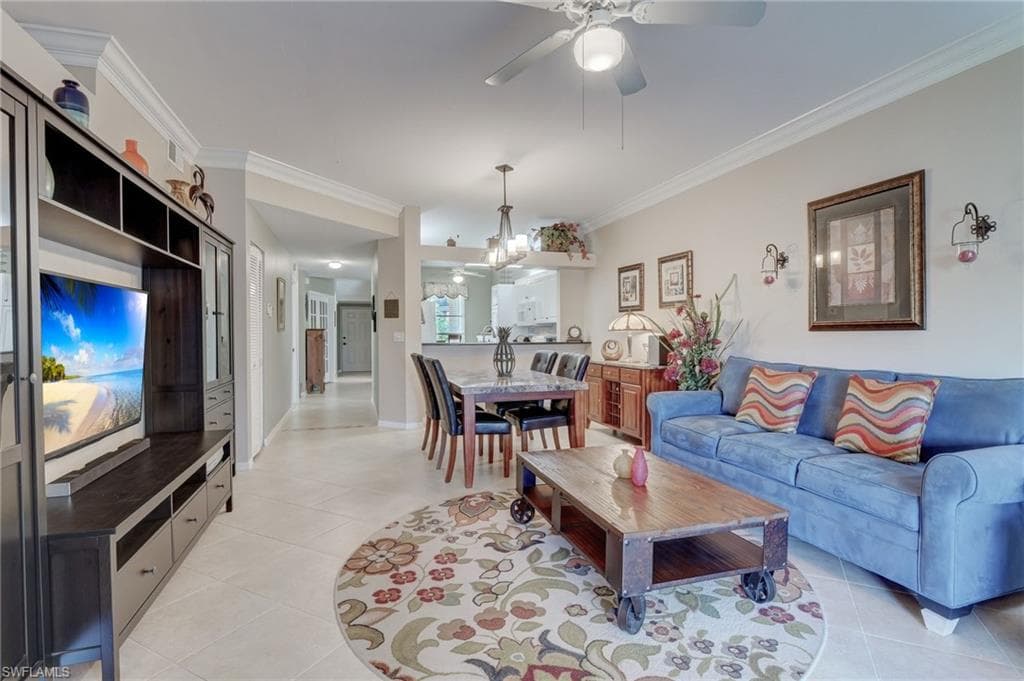 280 Robin Hood CIR # 102, NAPLES FL 34104-4