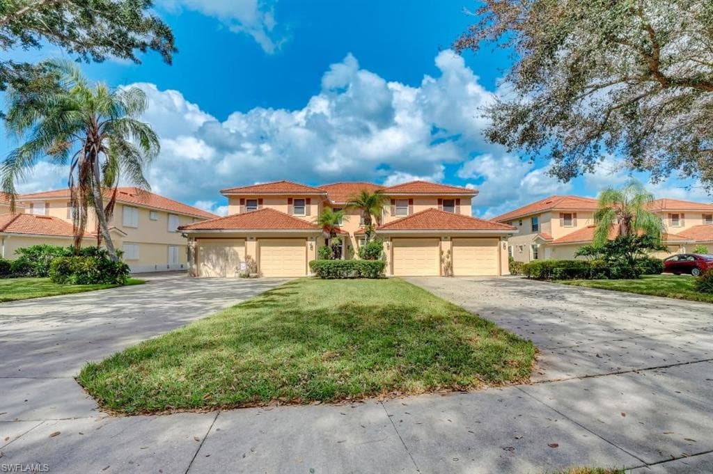 280 Robin Hood CIR # 102, NAPLES FL 34104-3