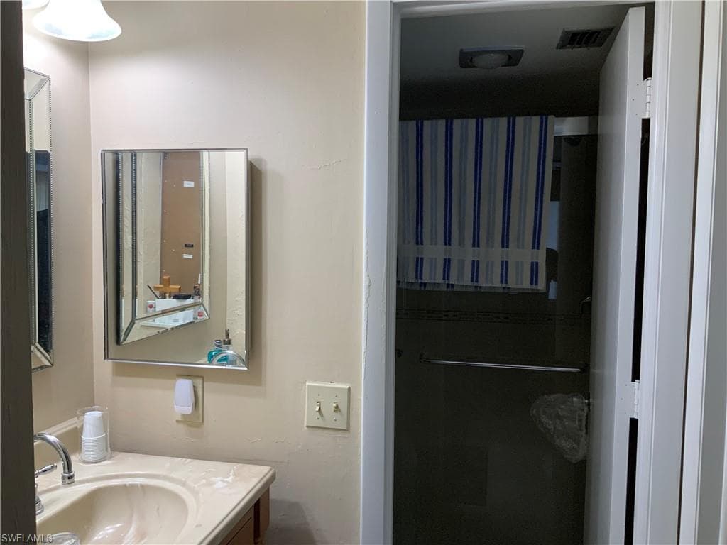 5530 Rattlesnake Hammock RD # K103, NAPLES FL 34113-31