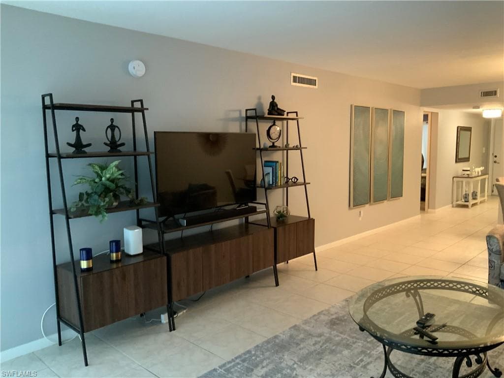 5530 Rattlesnake Hammock RD # K103, NAPLES FL 34113-29