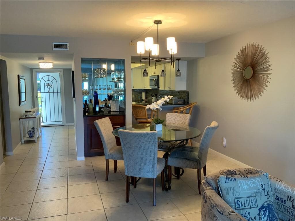 5530 Rattlesnake Hammock RD # K103, NAPLES FL 34113-9