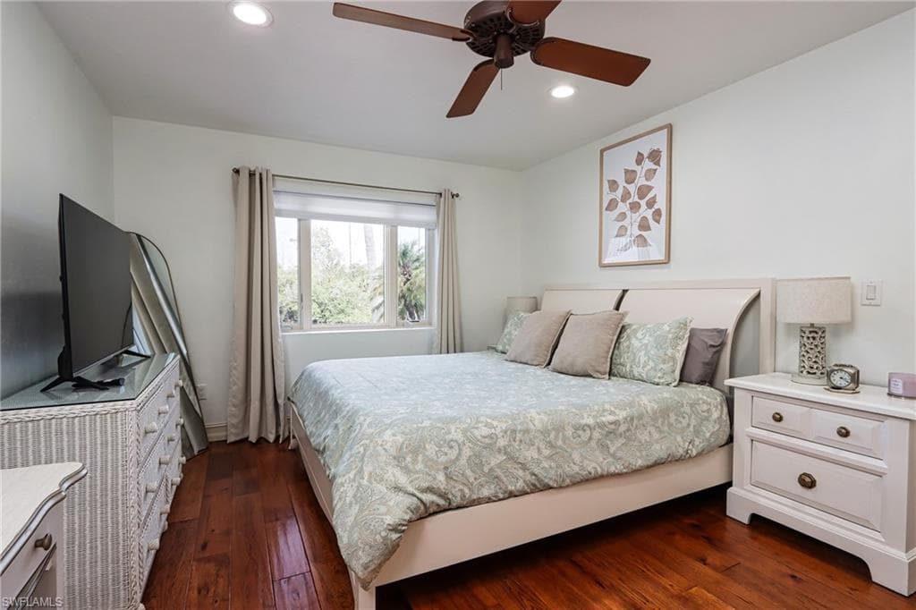 1521 Gordon River LN, NAPLES FL 34104-22