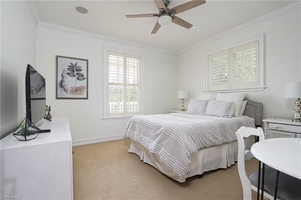 1521 Gordon River LN, NAPLES FL 34104-17