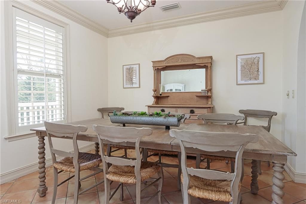 1521 Gordon River LN, NAPLES FL 34104-7