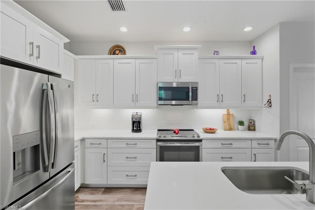 6947 Avalon CIR # 1908, NAPLES FL 34112-8