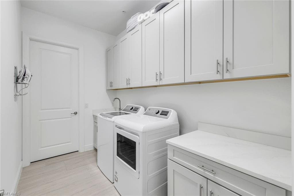 2472 Breakwater WAY # 202, NAPLES FL 34112-45