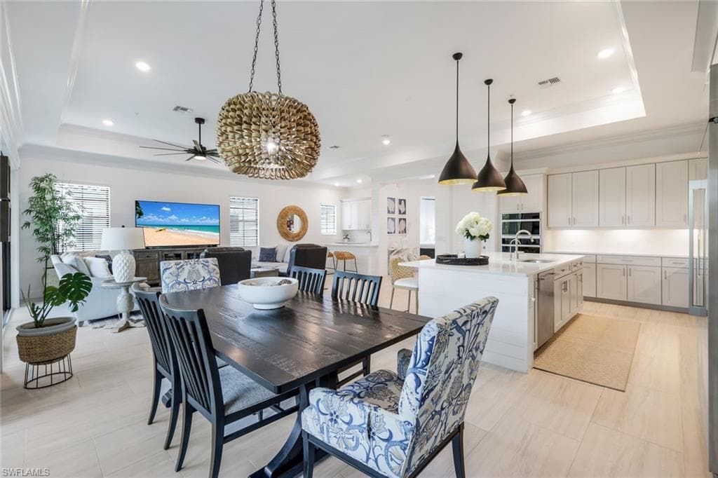 2472 Breakwater WAY # 202, NAPLES FL 34112-6