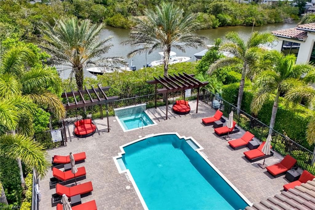 2472 Breakwater WAY # 202, NAPLES FL 34112-37