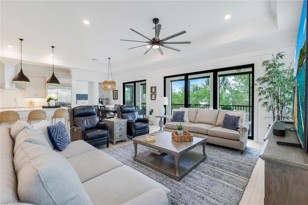 2472 Breakwater WAY # 202, NAPLES FL 34112-9