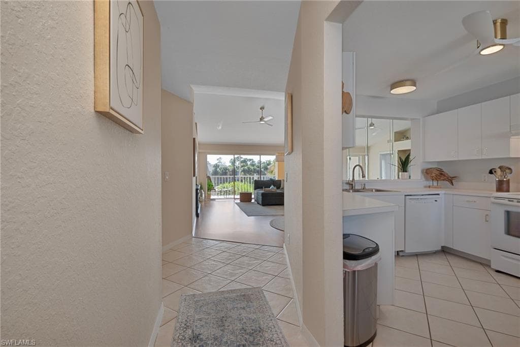 379 Gabriel CIR # 2304, NAPLES FL 34104-6