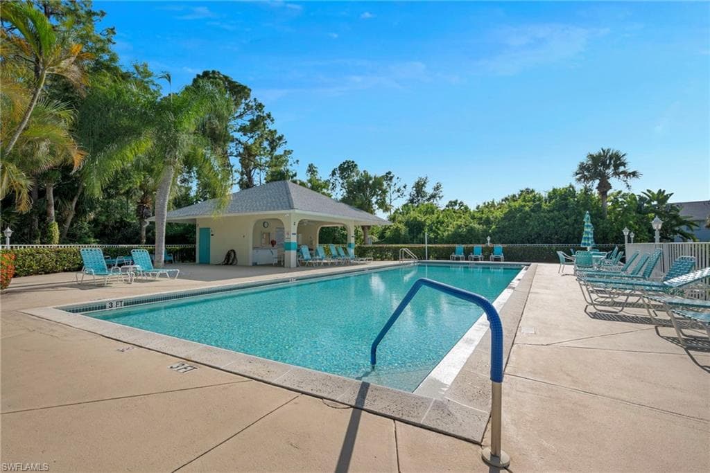 379 Gabriel CIR # 2304, NAPLES FL 34104-18