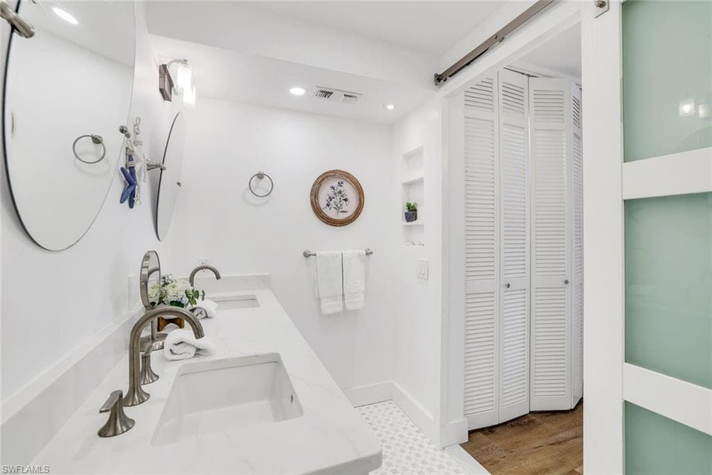 26340 Hickory BLVD # 701, BONITA SPRINGS FL 34134-11