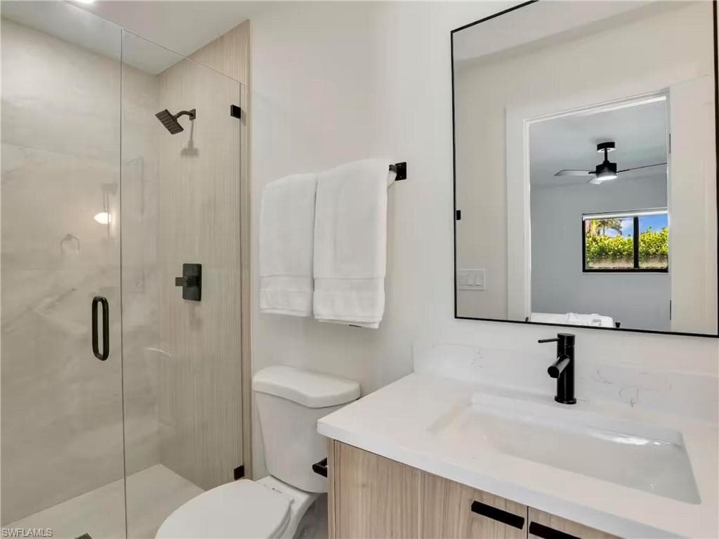 2616 Lakeview DR, NAPLES FL 34112-23