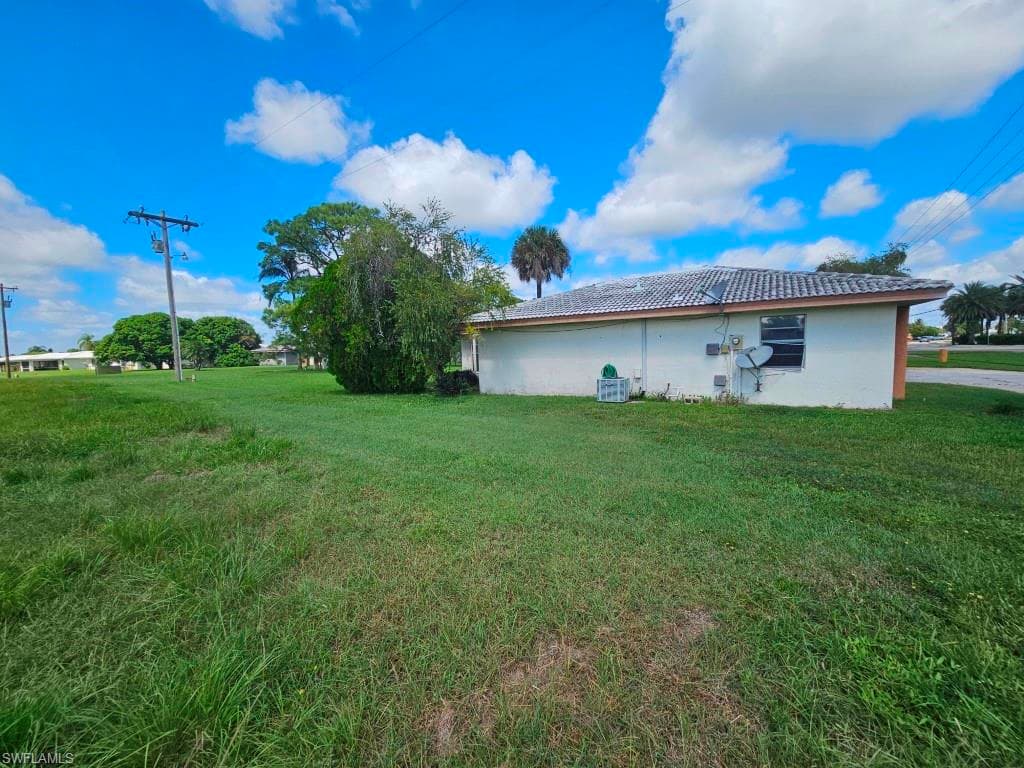 217 Beth Stacey BLVD, LEHIGH ACRES FL 33936-4