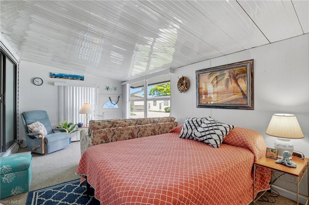 37 Bass LN, NAPLES FL 34114-5