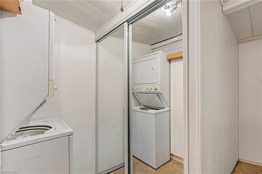 37 Bass LN, NAPLES FL 34114-12