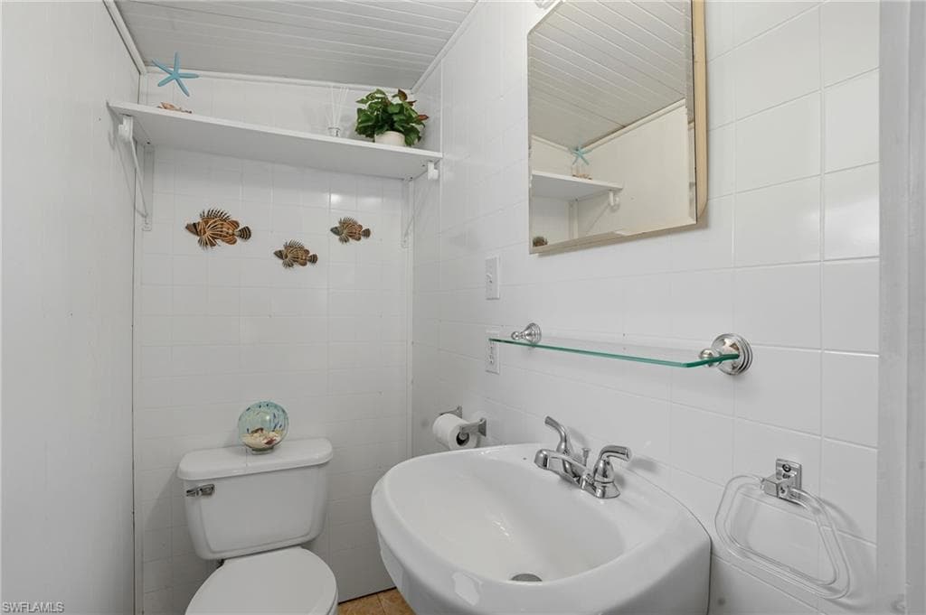 37 Bass LN, NAPLES FL 34114-11