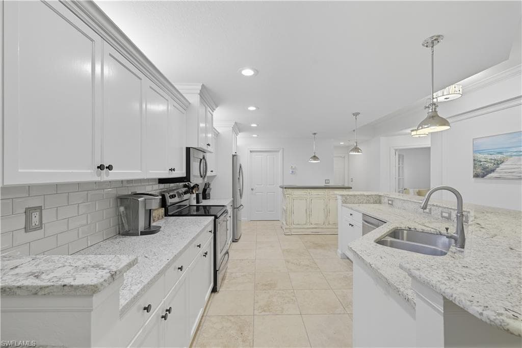 8701 Piazza Del Lago CIR # 101, ESTERO FL 33928-8