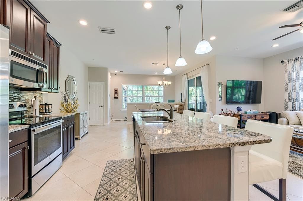 8510 Violeta ST # 203, ESTERO FL 34135-5