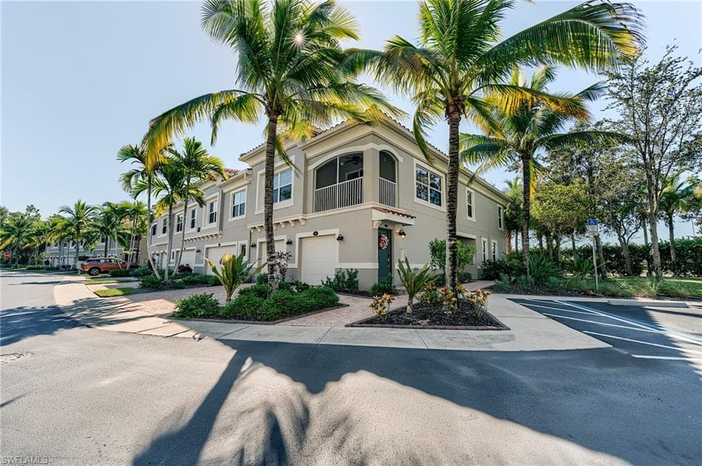 8510 Violeta ST # 203, ESTERO FL 34135-2