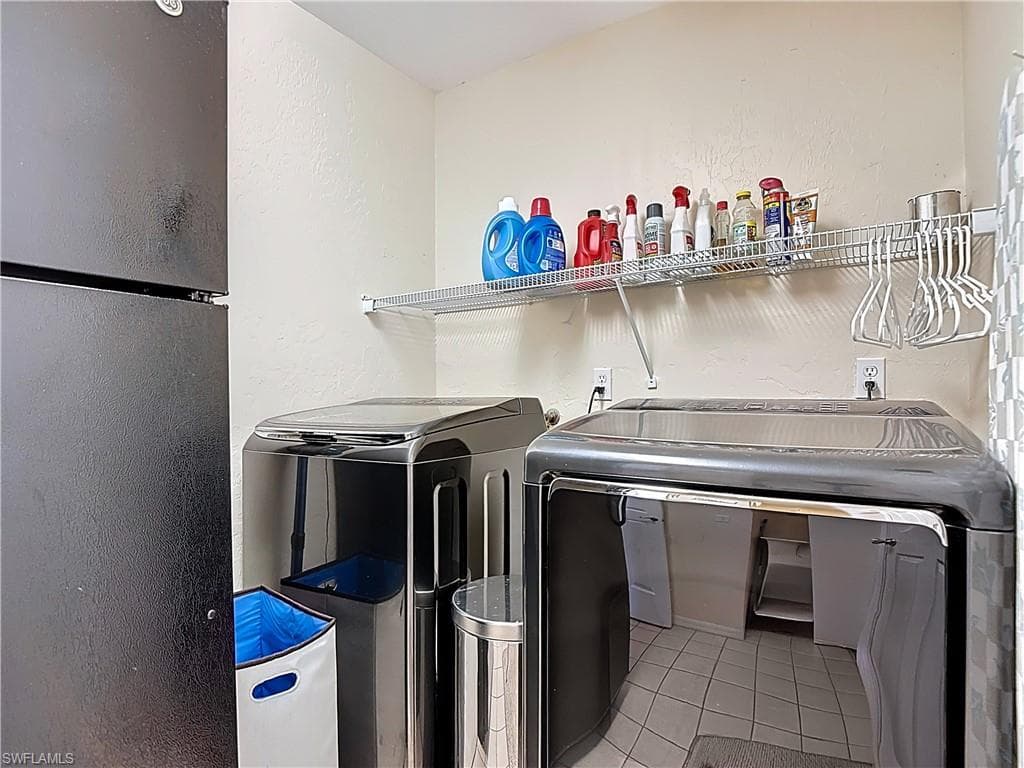 2241 Rio Nuevo DR, NORTH FORT MYERS FL 33917-27