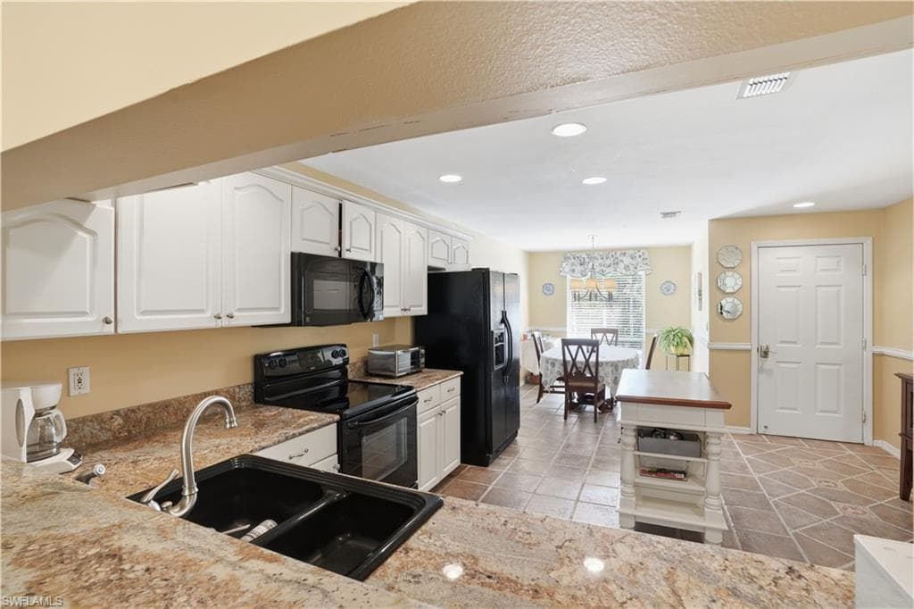 1120 Sarah Jean CIR B204-9