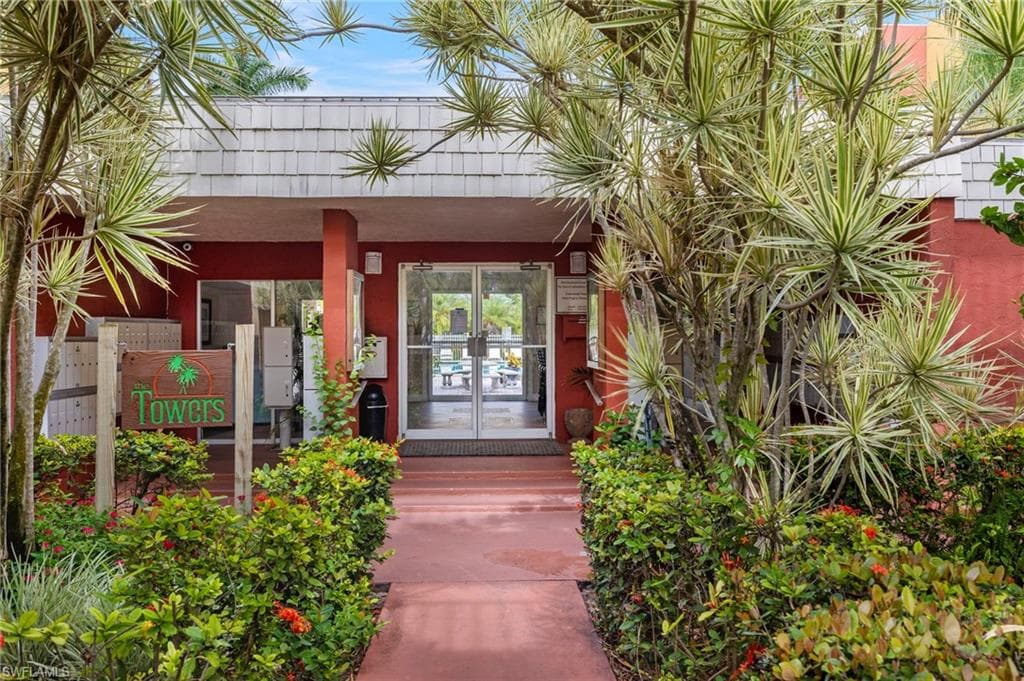 2366 E Mall DR # 213, FORT MYERS FL 33901-21