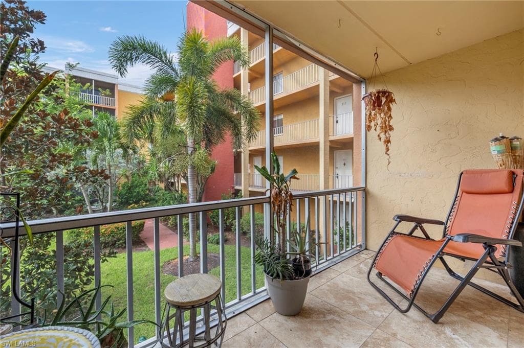 2366 E Mall DR # 213, FORT MYERS FL 33901-2