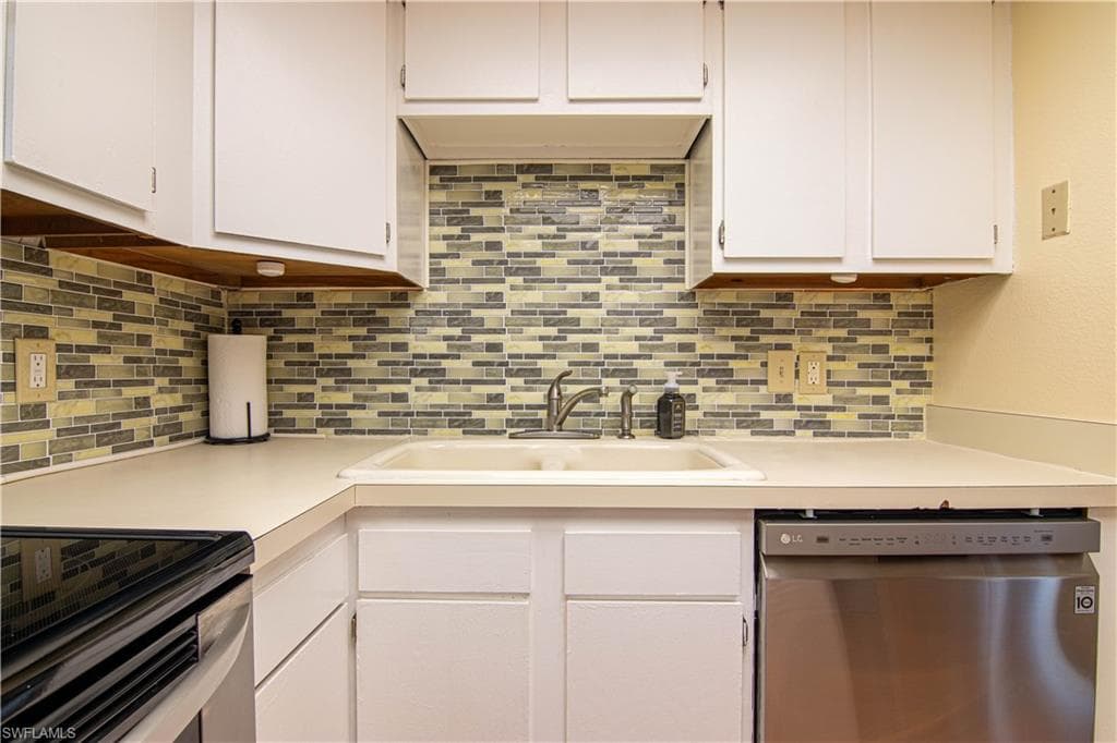 8407 S Haven LN, FORT MYERS FL 33919-8