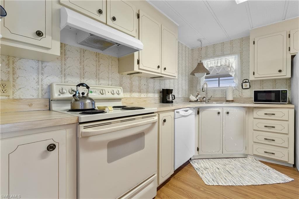 16037 Citron WAY, NORTH FORT MYERS FL 33903-10