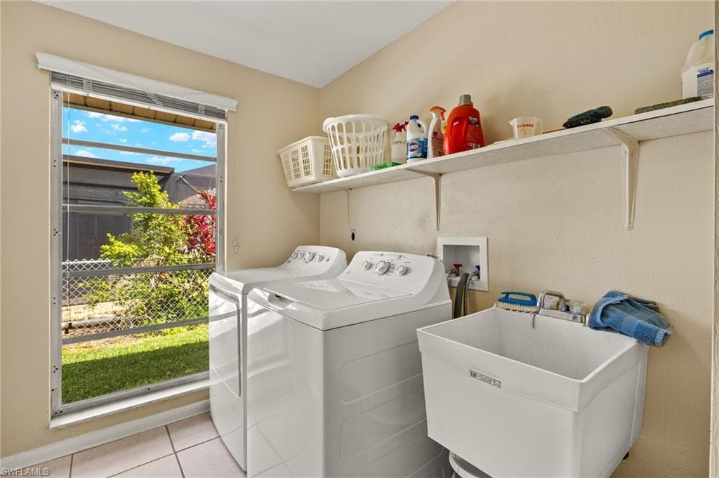 1740 Savona PKWY, CAPE CORAL FL 33904-28