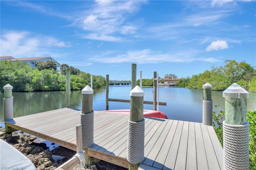 193 Cocohatchee ST, NAPLES FL 34110-2