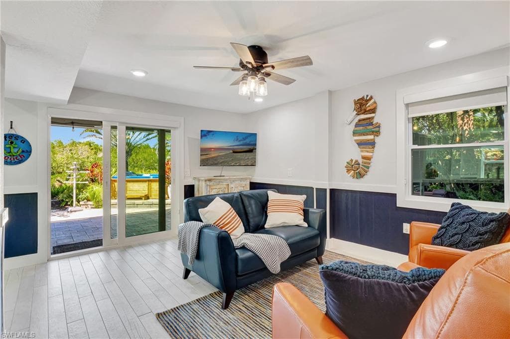 193 Cocohatchee ST, NAPLES FL 34110-23